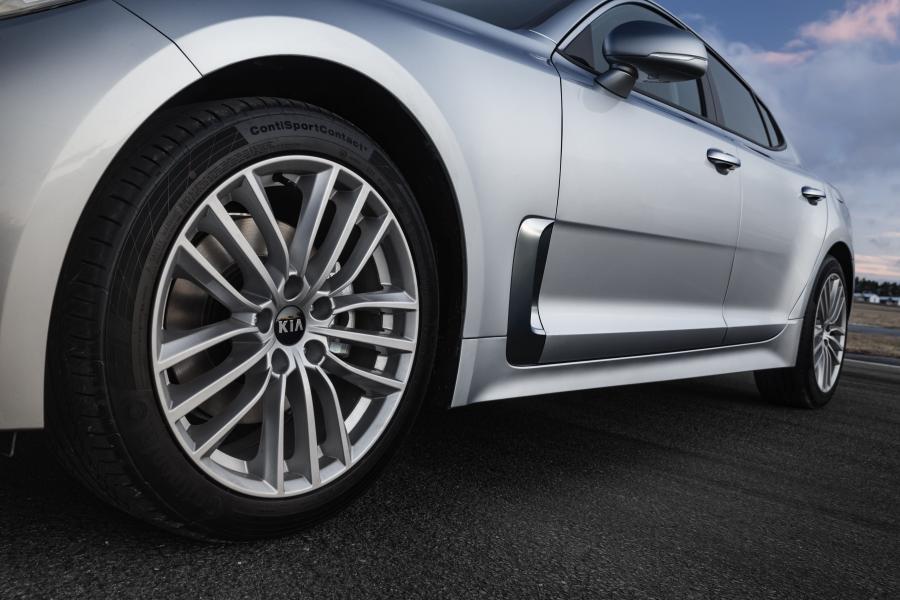 Детали экстерьера Kia Stinger S (CK) 2017 года  (AU) (фото 5 из 8)